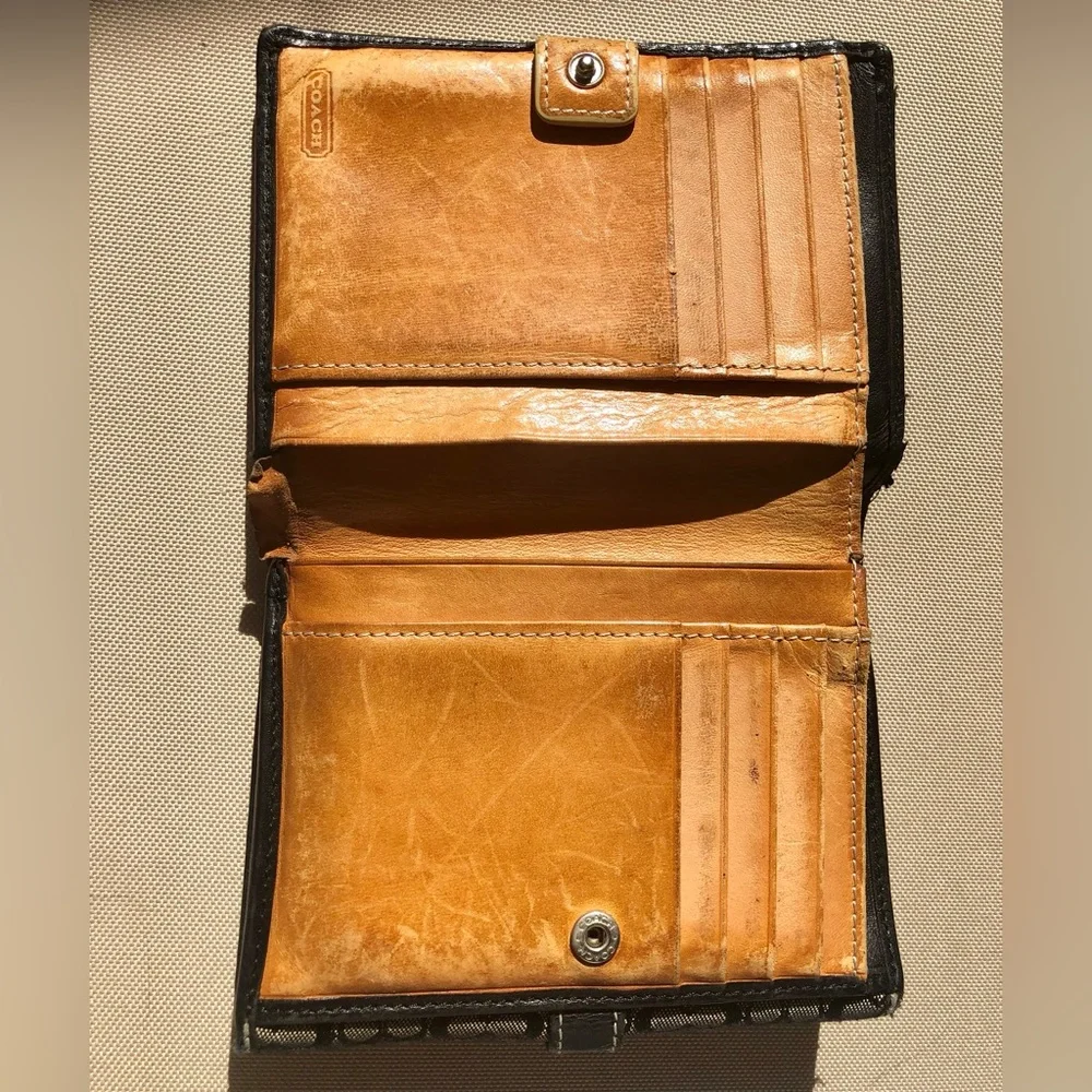 Coach Brown Signature Bi-Fold Wallet | Vintage | Pre-Owned
